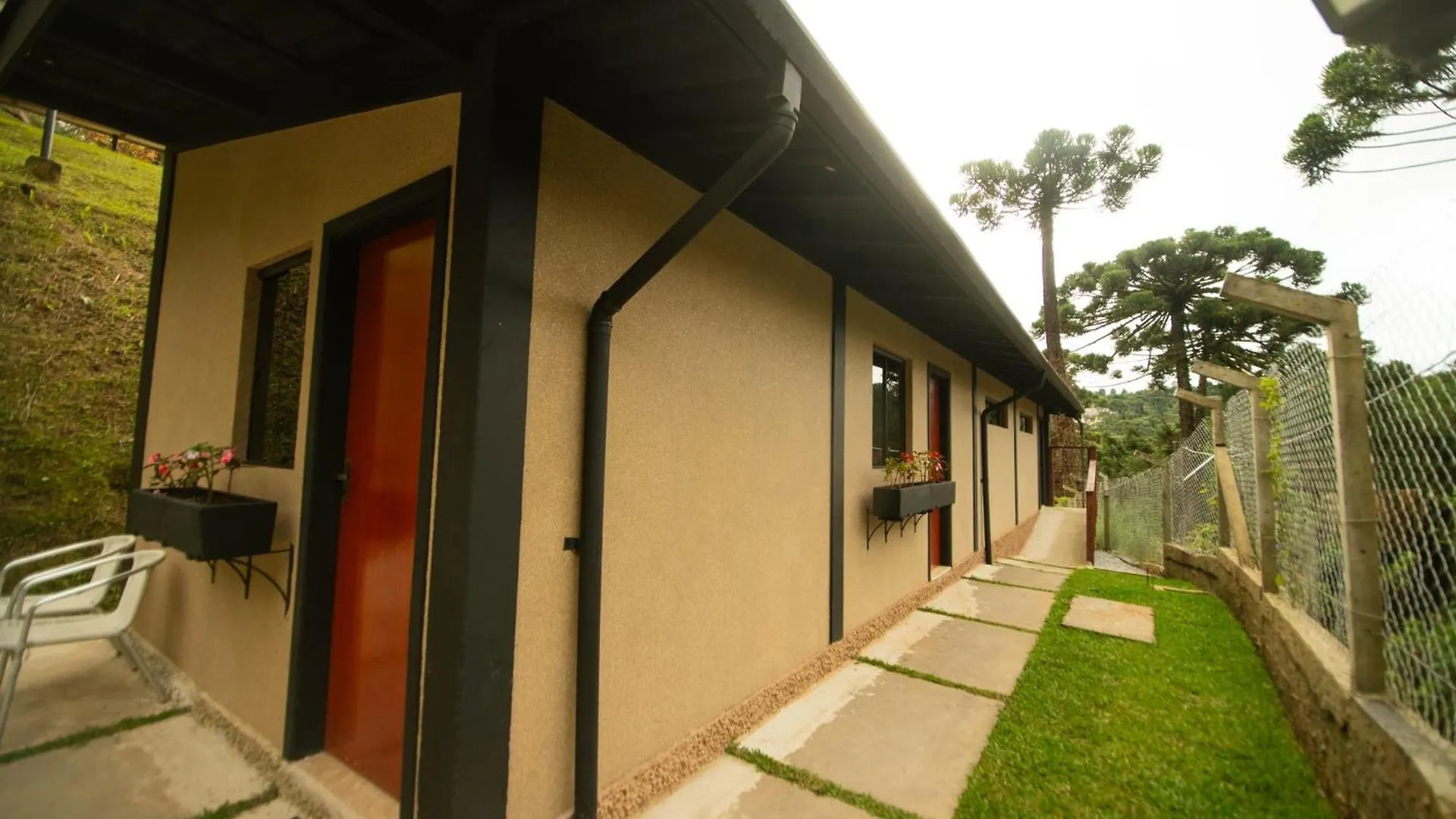 Suite Jasmim Rosa Campos do Jordao 0*,